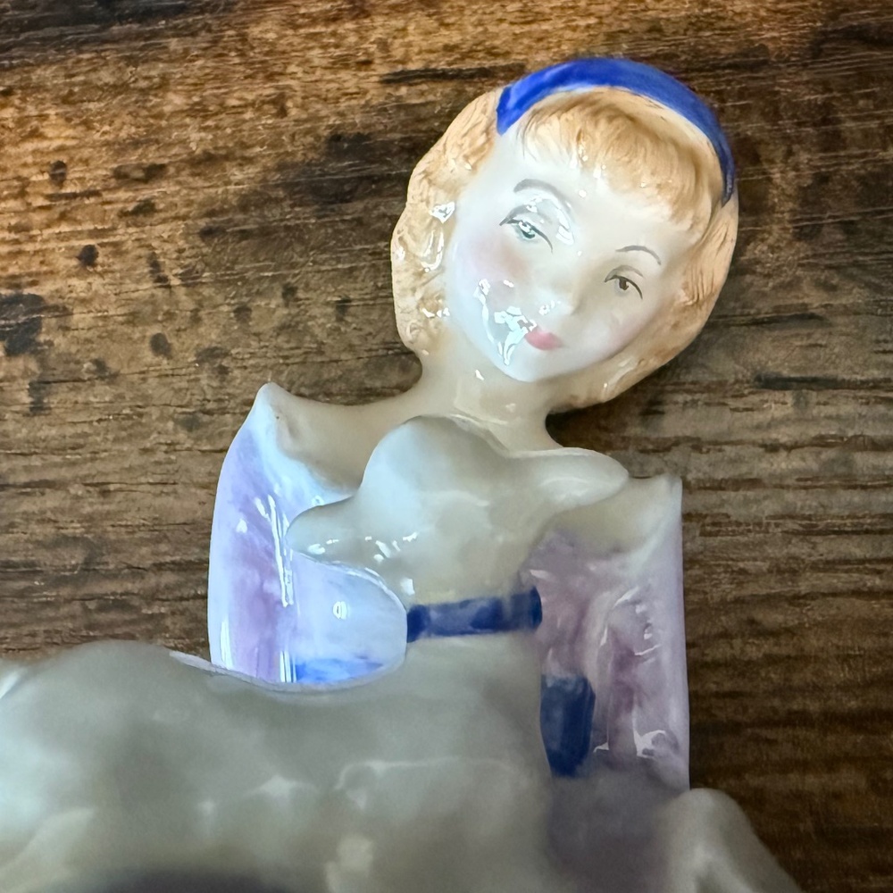 ROYAL DOULTON “Mary Had A Little Lamb” Figurine - Picture 9 of 11
